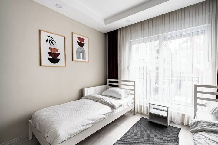 Room 17 of 293