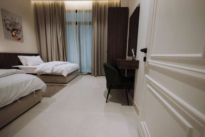 Room 12 of 40