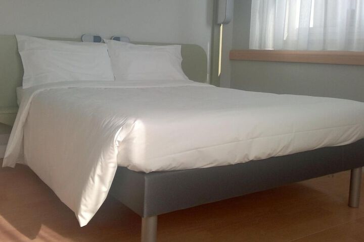 Room 4 of 22