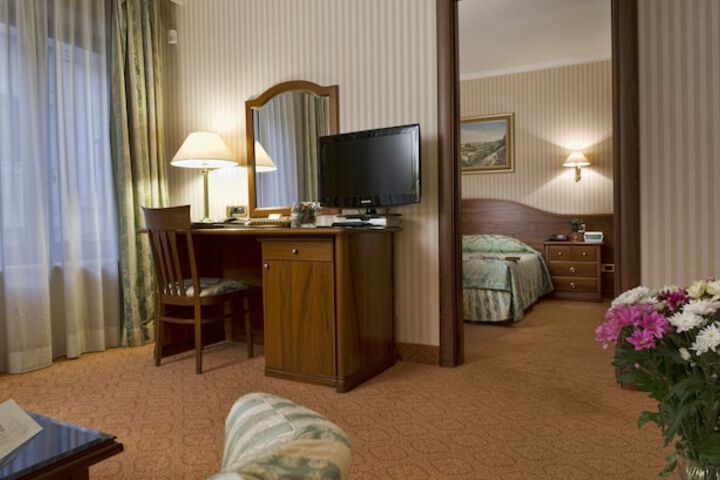 Room 96 of 177
