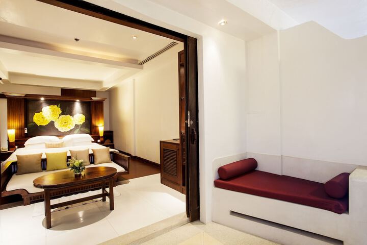 Room 12 of 48