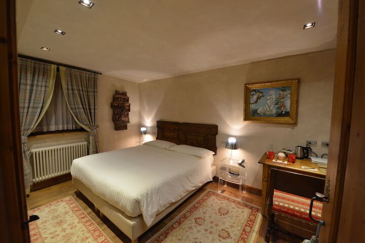 Room 15 of 44