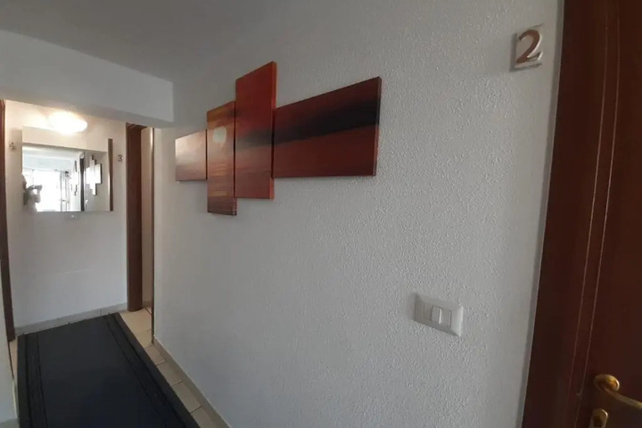 Room 13 of 20