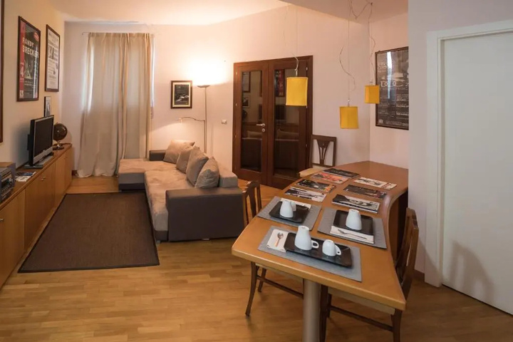 Room 3 of 7