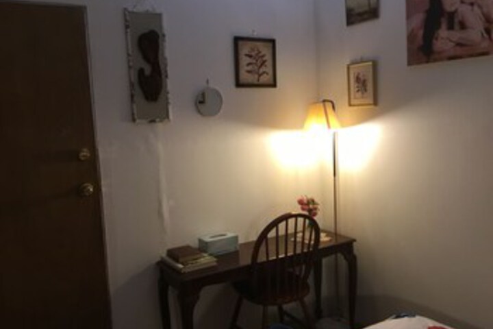 Room 21 of 180