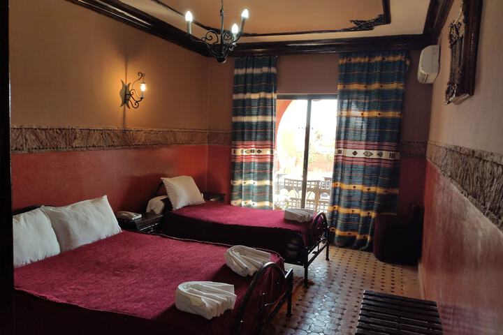 Room 8 of 98