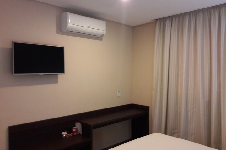 Room 4 of 35