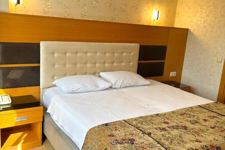 Room 7 of 26