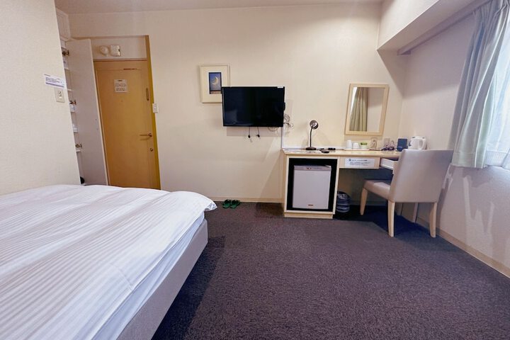 Room 16 of 44