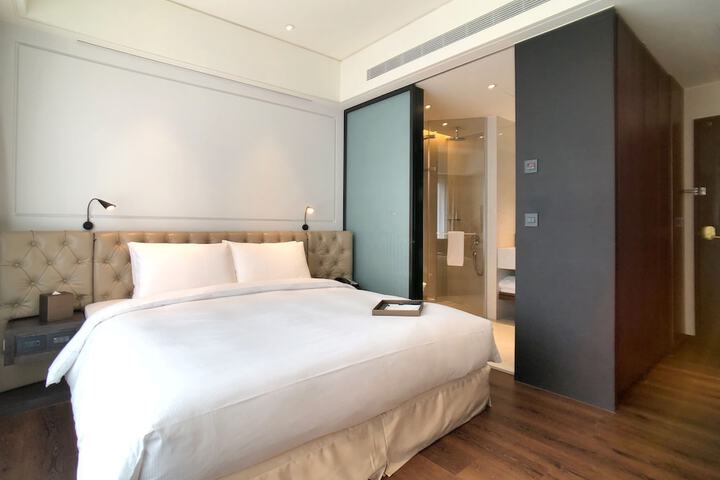 Room 17 of 57