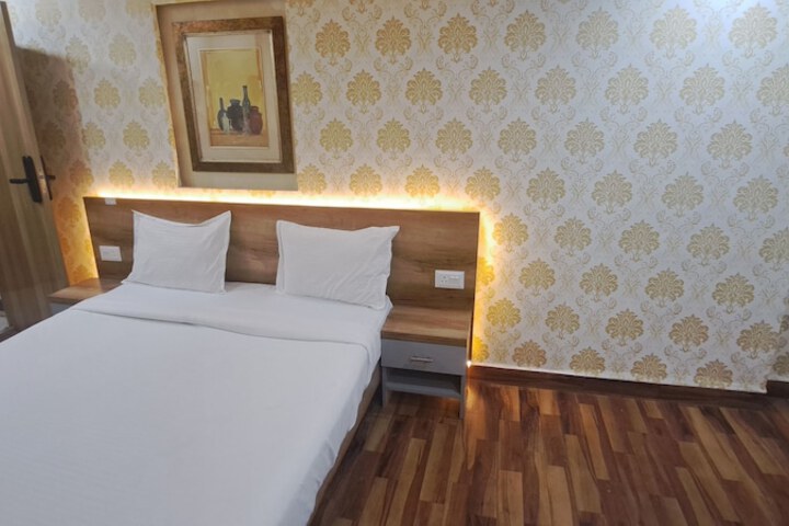 Room 11 of 46