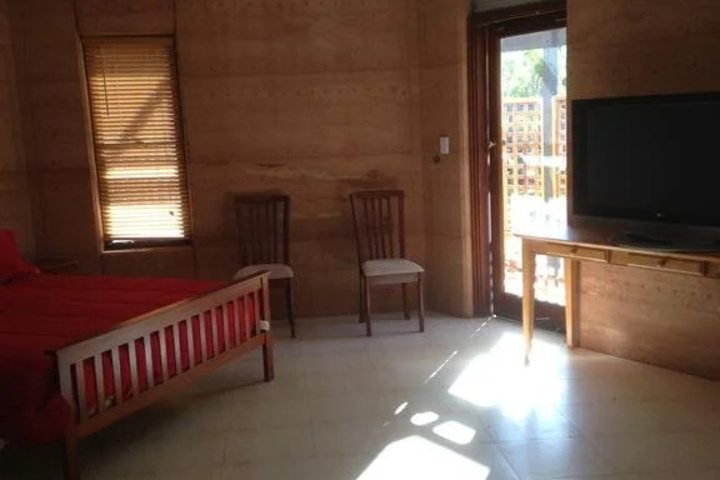 Room 2 of 4
