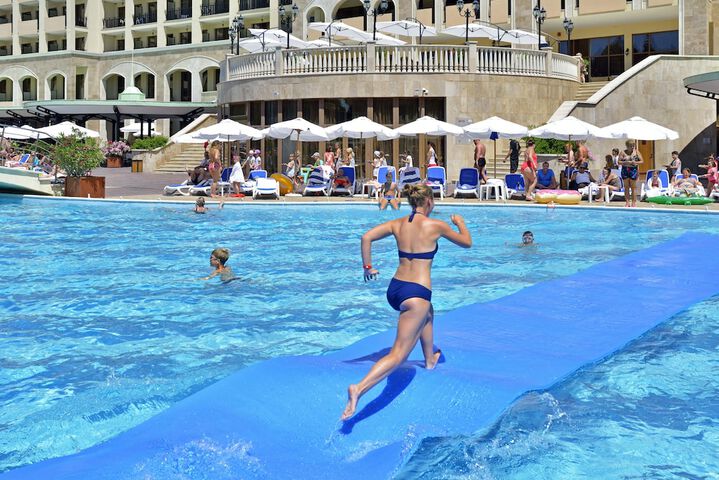 Hotel with Pool