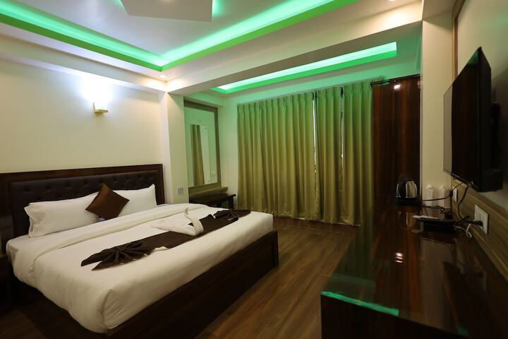 Room 5 of 24
