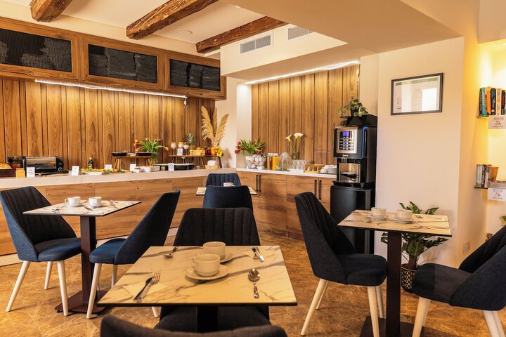 Breakfast/Coffee Service 63 of 74