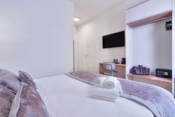 Room 13 of 44