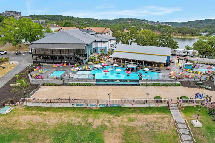 Pool 21 of 36