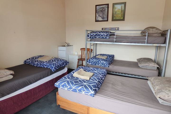 Room 16 of 39