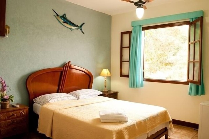 Room 15 of 32