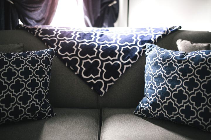 Studio Queen Bed (1 of 6)
