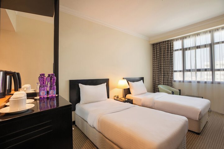 Room 5 of 38