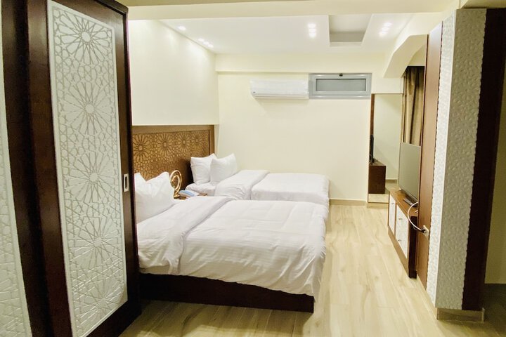 Room 3 of 21