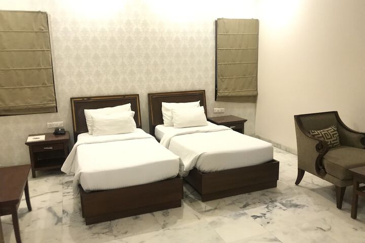 Room 76 of 288