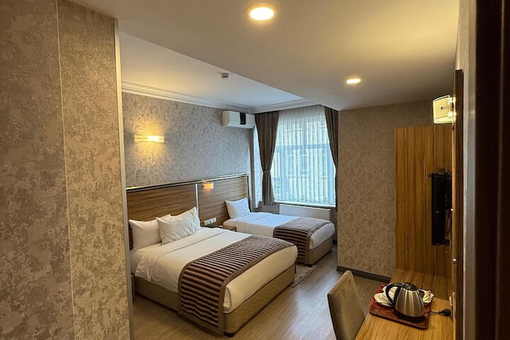 Room 11 of 35