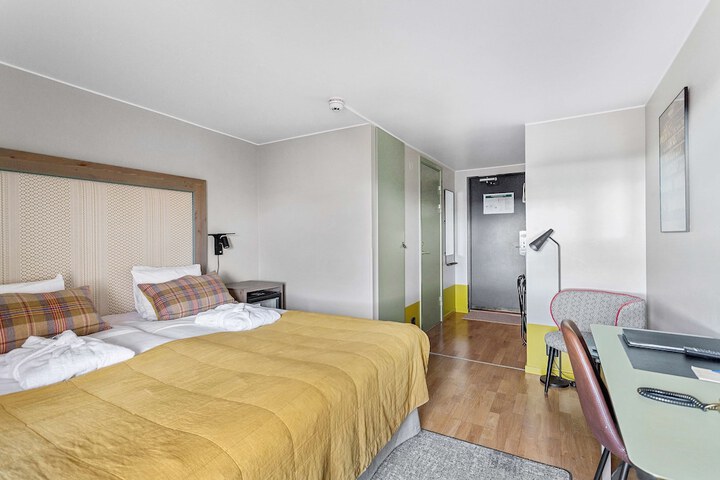 Room 25 of 68