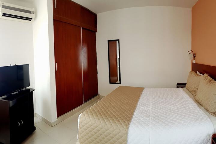 Room 93 of 122
