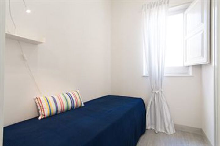 Room 25 of 71