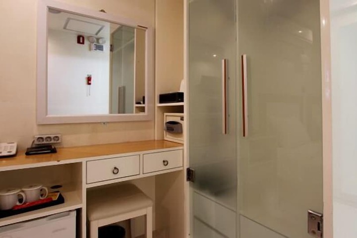 Room 30 of 50