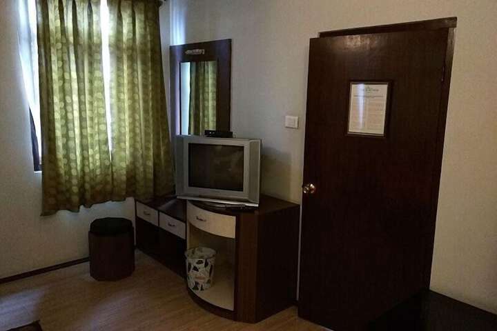 Room 9 of 22