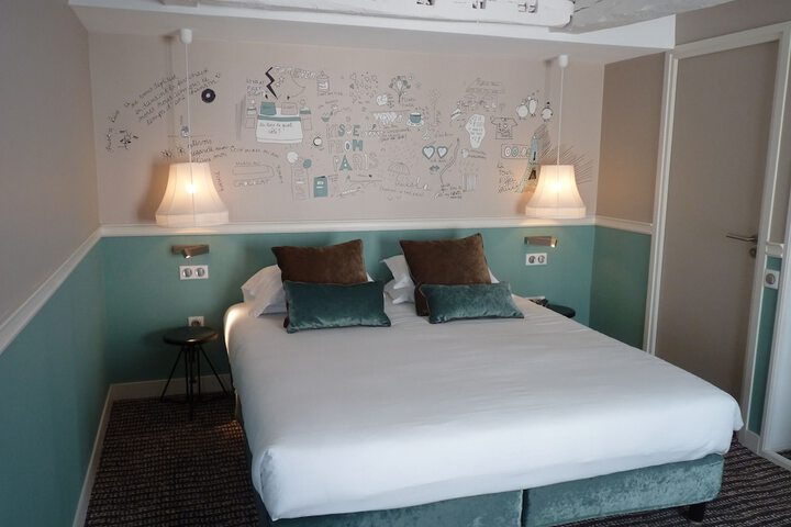 Room 12 of 40