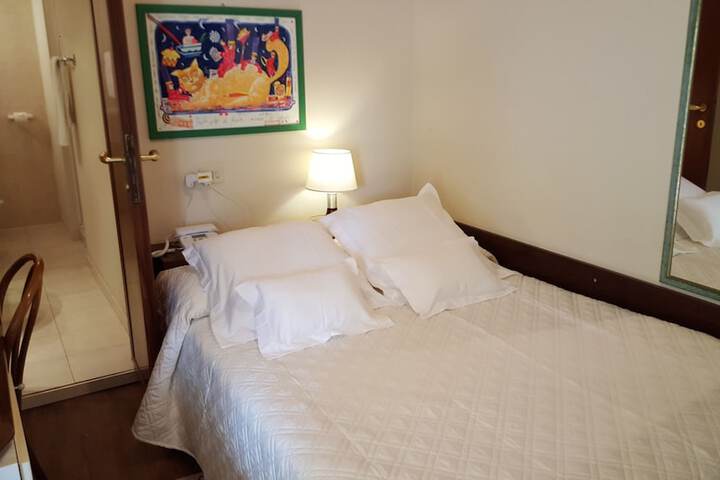 Room 29 of 68