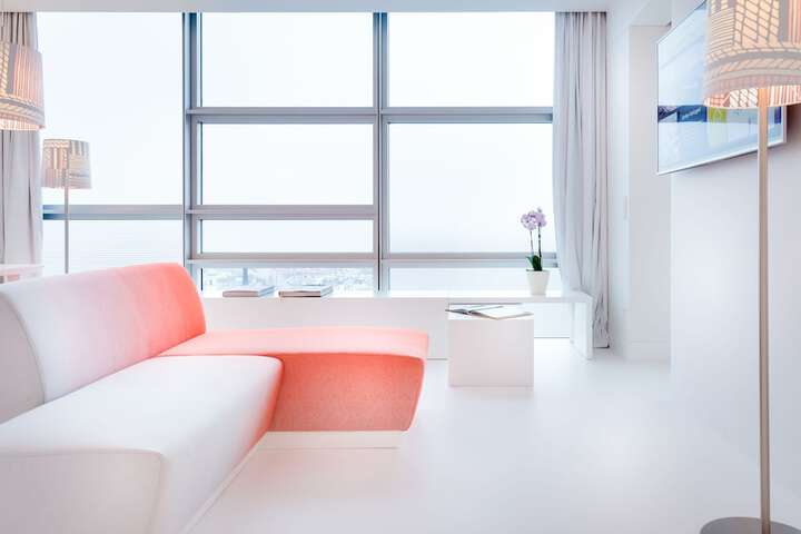 Room 73 of 193