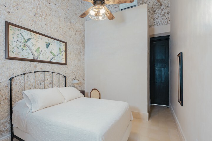 Room 4 of 26