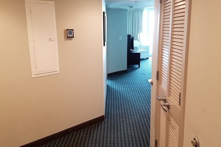 Ballroom/Hall 175 of 190
