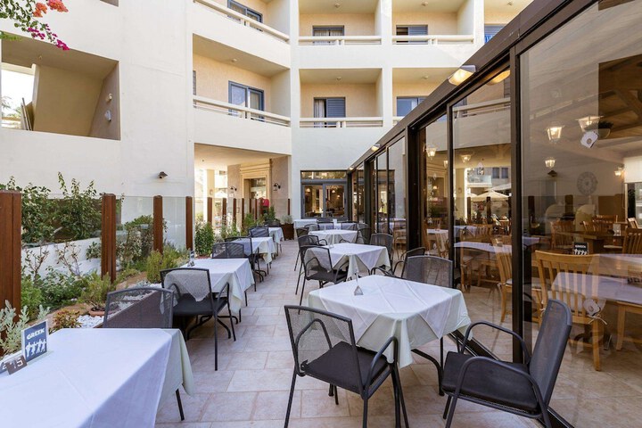 Terrace/Patio 102 of 112