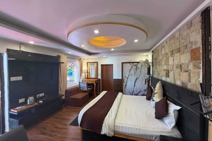 Room 15 of 44