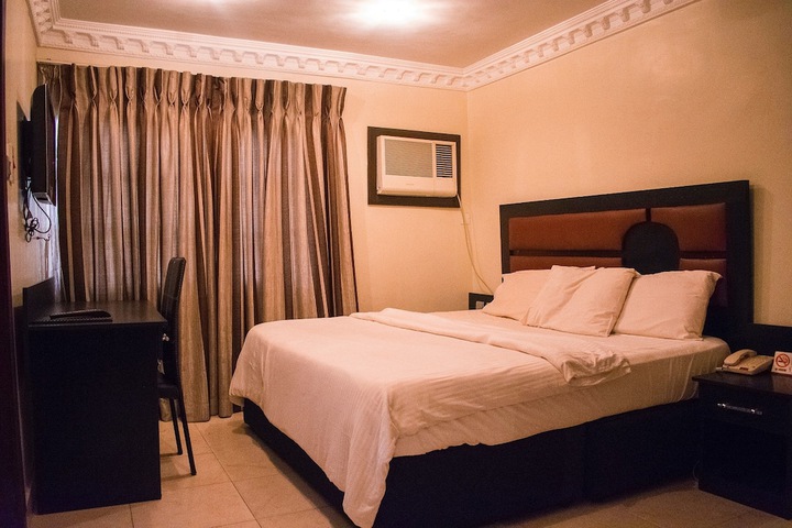 Room 25 of 57