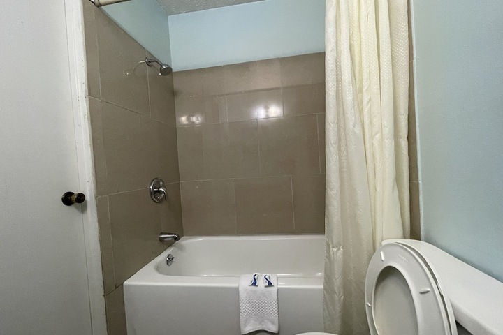 Room 9 of 19