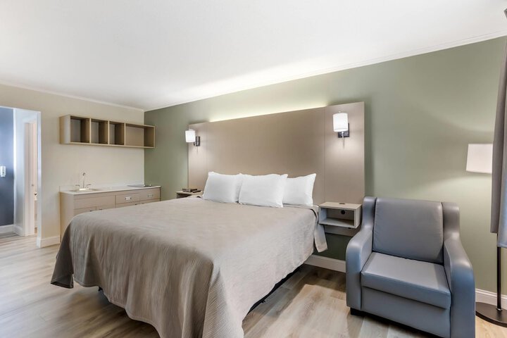 Room 10 of 31