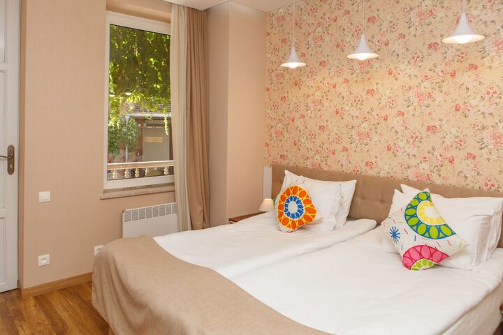 Room 4 of 51