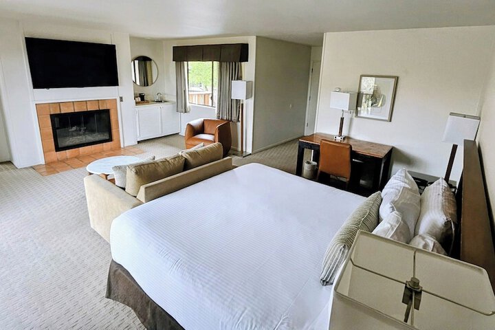 Room 36 of 62