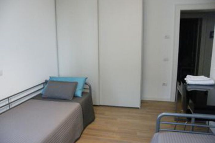 Room 13 of 25