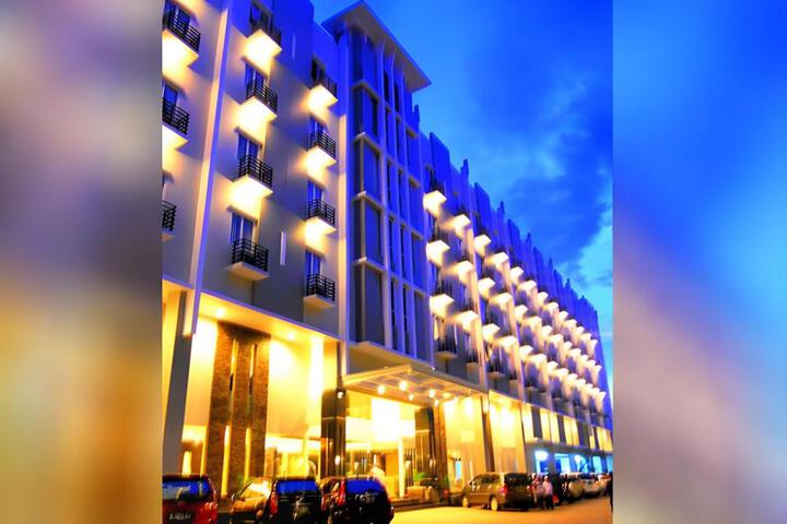 Exterior of Orchardz Hotel Ayani