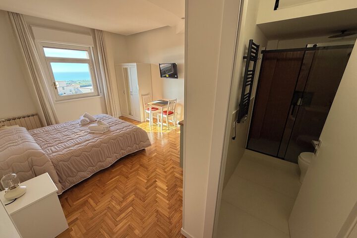 Room 4 of 55