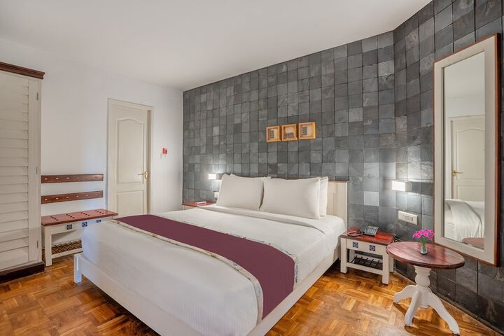 Room 16 of 153