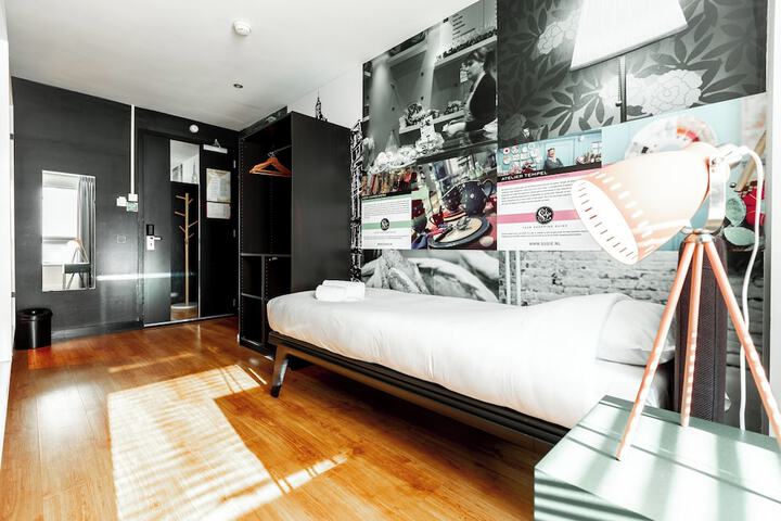 Room 16 of 54